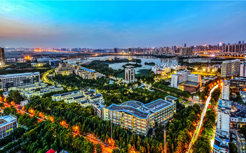 江汉大学夜景